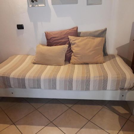 A Casa Di Sole Apartment Brovello-Carpugnino Luaran gambar