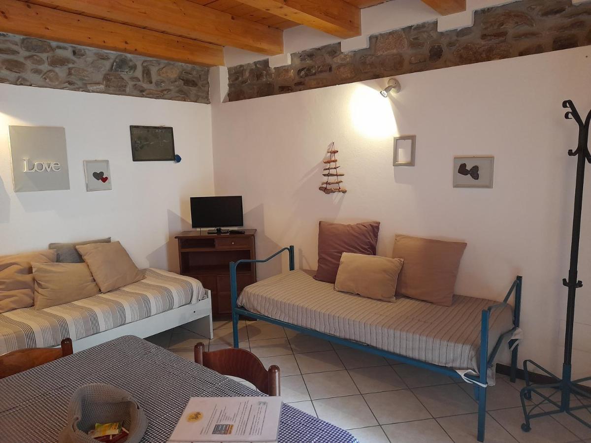 A Casa Di Sole Apartment Brovello-Carpugnino Luaran gambar
