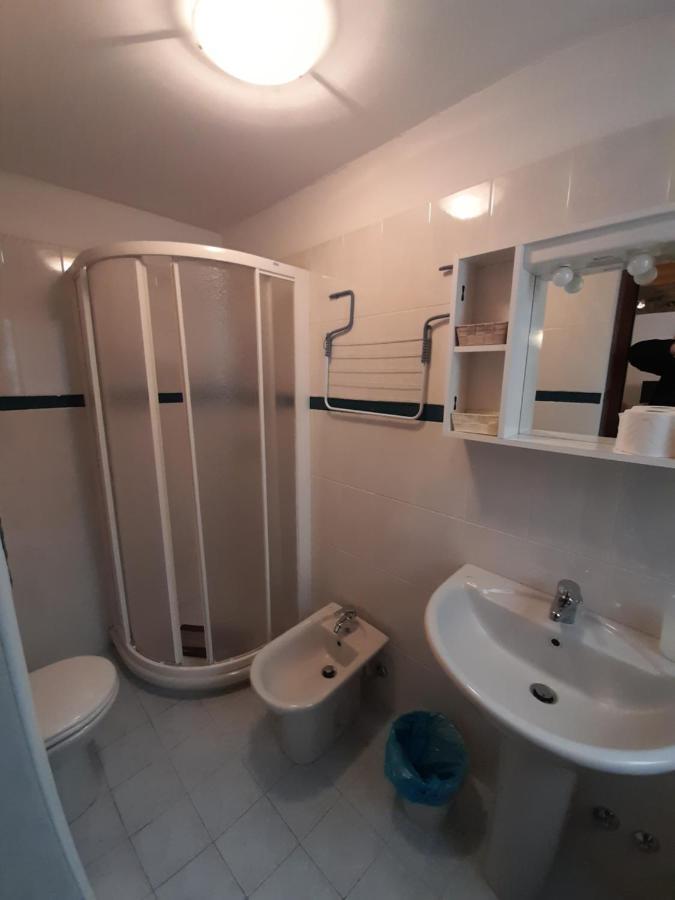 A Casa Di Sole Apartment Brovello-Carpugnino Luaran gambar