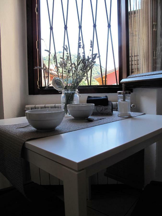 A Casa Di Sole Apartment Brovello-Carpugnino Luaran gambar