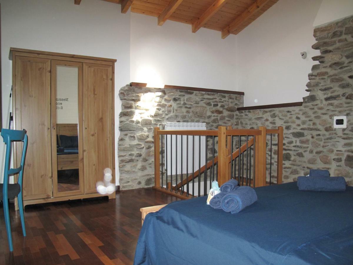 A Casa Di Sole Apartment Brovello-Carpugnino Luaran gambar