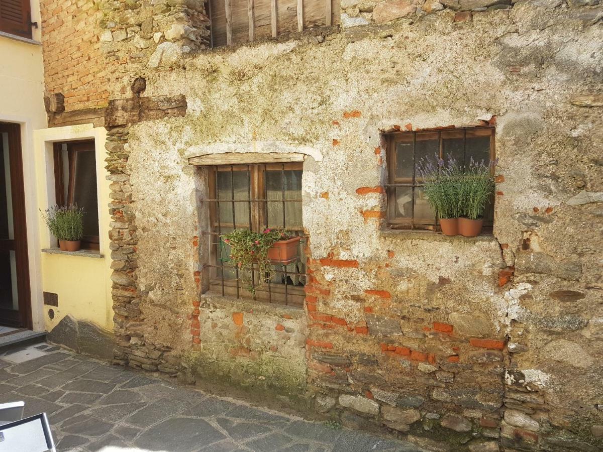 A Casa Di Sole Apartment Brovello-Carpugnino Luaran gambar
