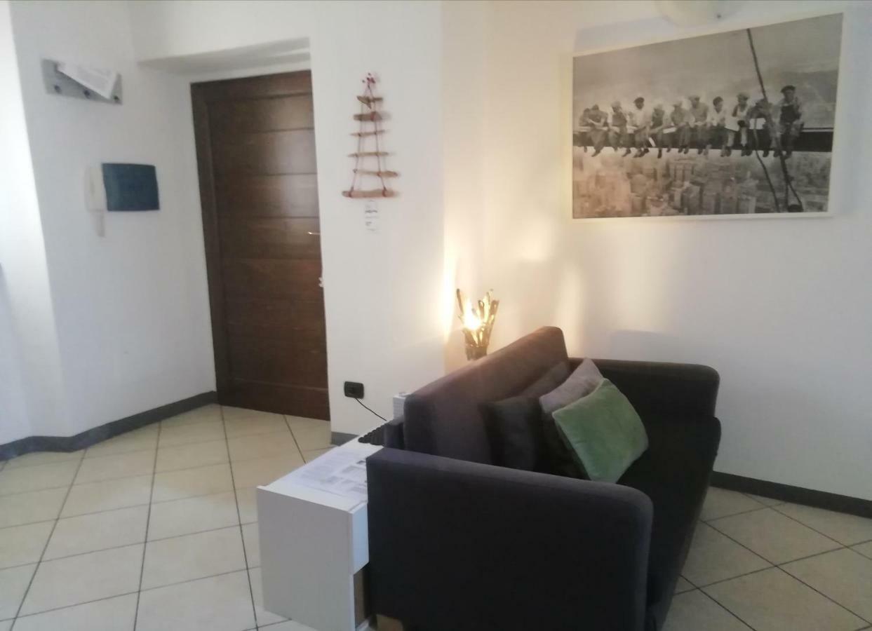A Casa Di Sole Apartment Brovello-Carpugnino Luaran gambar
