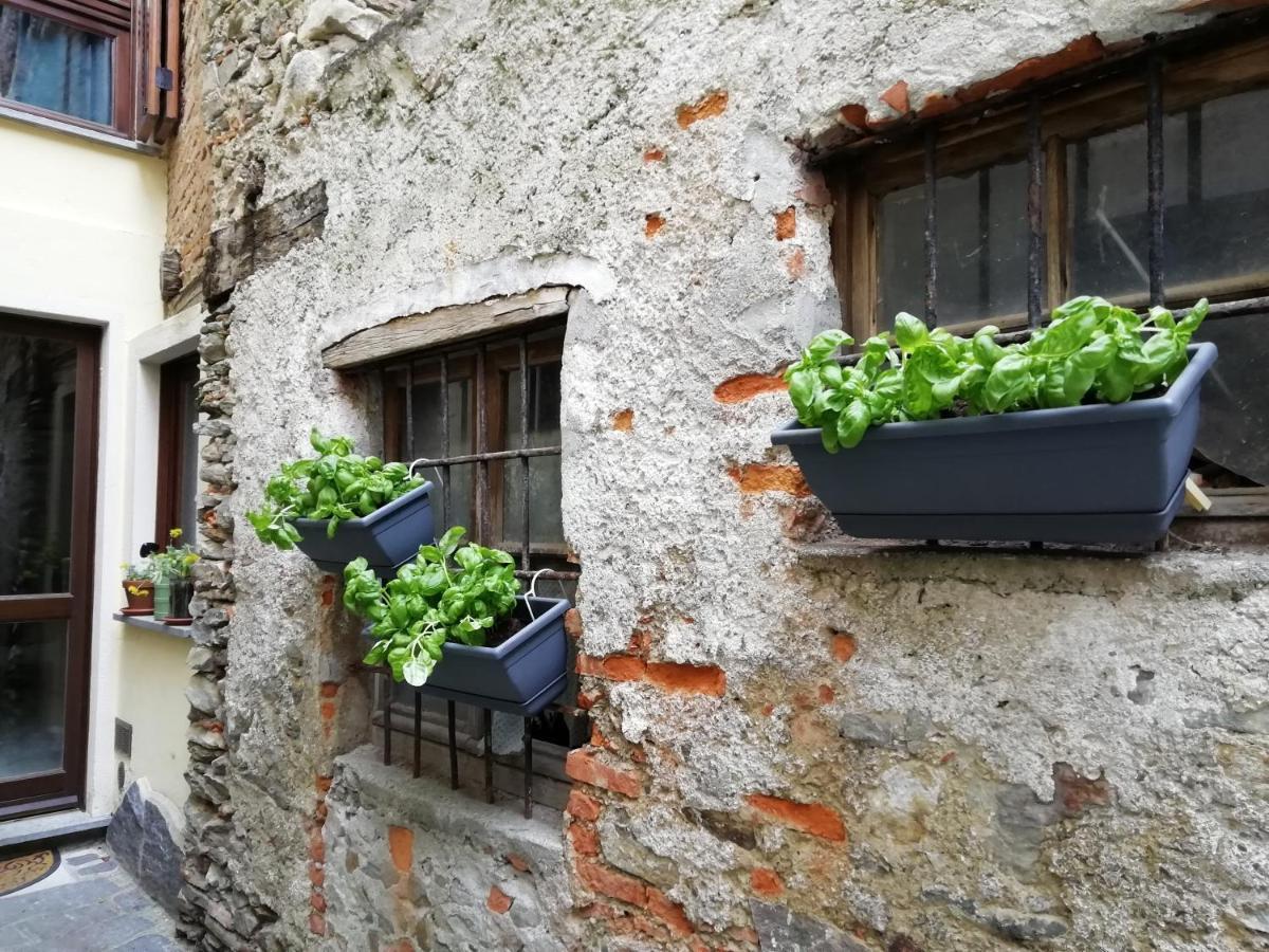A Casa Di Sole Apartment Brovello-Carpugnino Luaran gambar