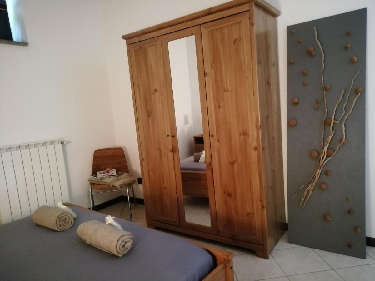 A Casa Di Sole Apartment Brovello-Carpugnino Luaran gambar